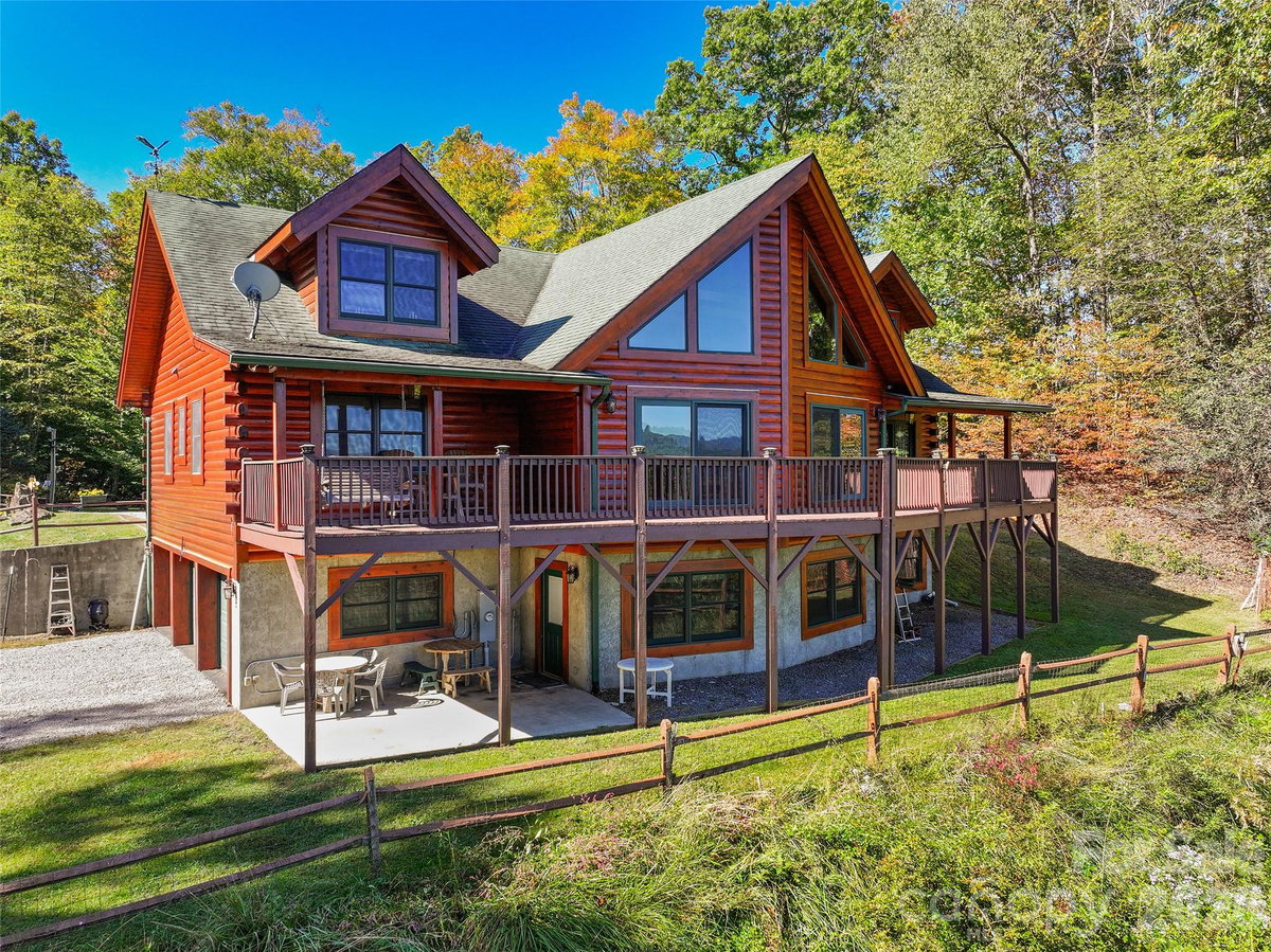 124 Borges Lane, Waynesville, NC 28785