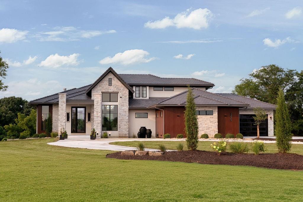 12505 NW Copper Hill Court, Parkville, MO 64152 Featured Photo