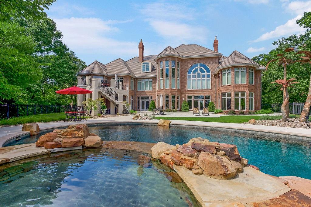6006 Westshore Court, Kansas City, MO 64152 Featured Photo