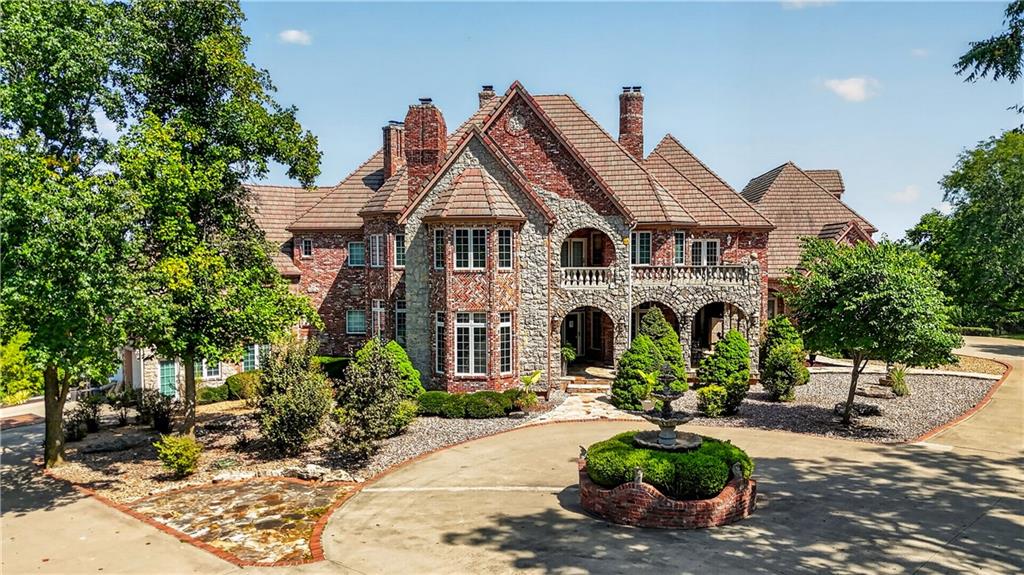 14707 Mission Road, Leawood, KS 66224 Featured Photo