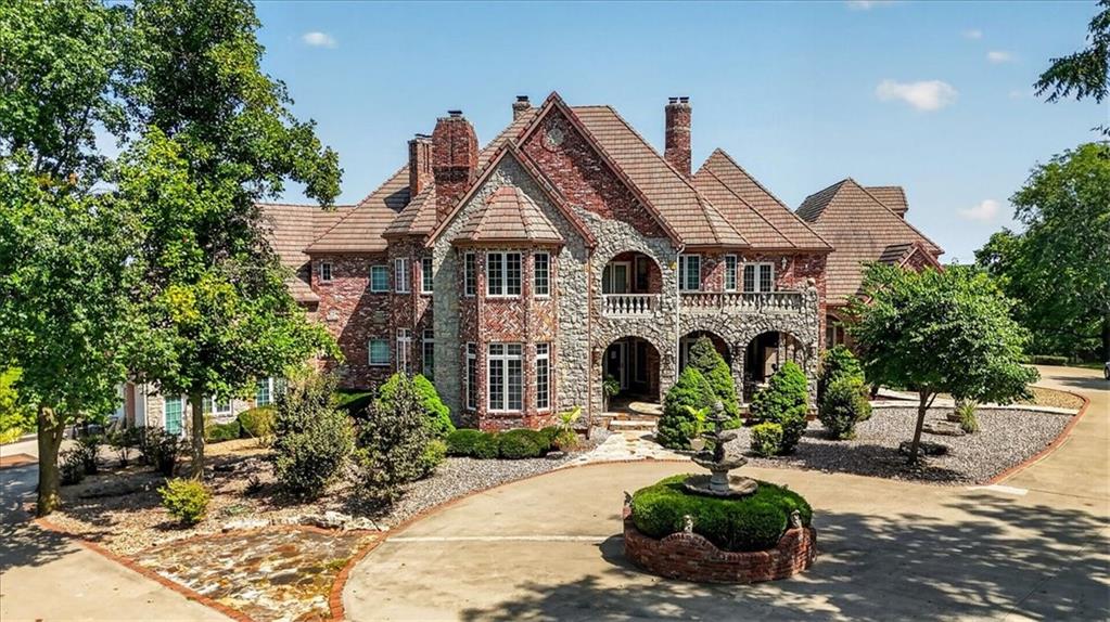 14707 Mission Road, Leawood, KS 66224 Featured Photo