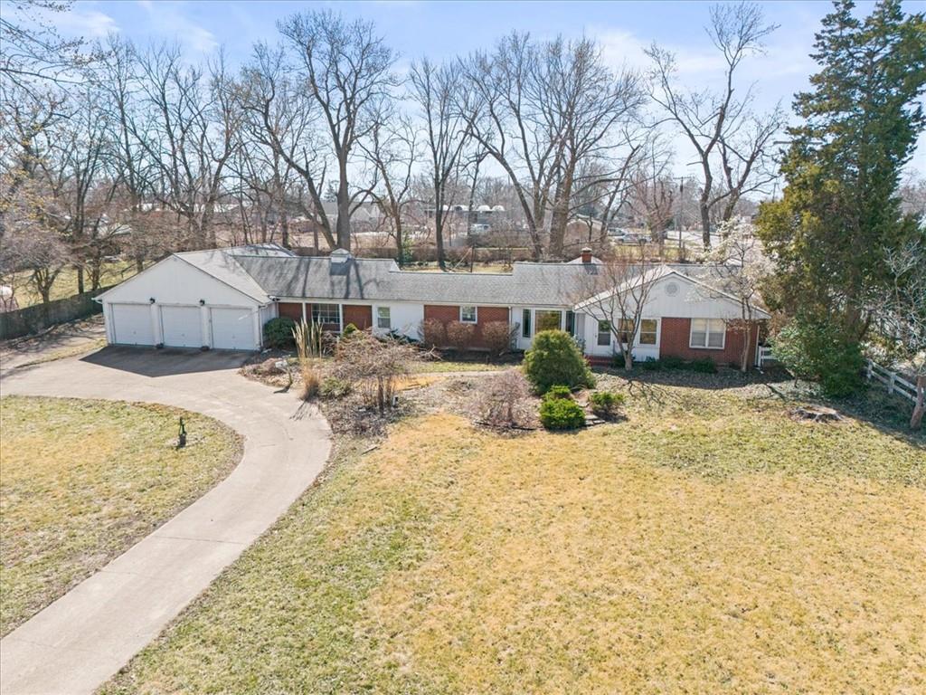 6909 W 82nd Street, Overland Park, KS 66204 photo