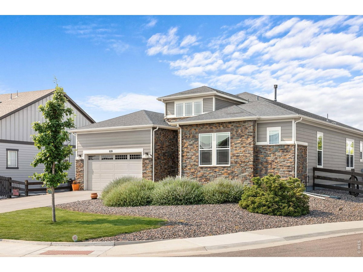 859 Stagecoach Dr, Lafayette, CO 80026