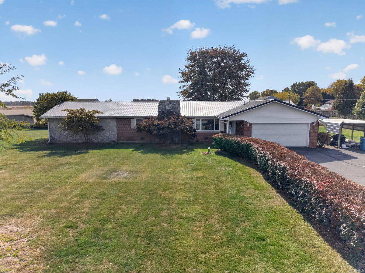 6907 W 700 NORTH ***