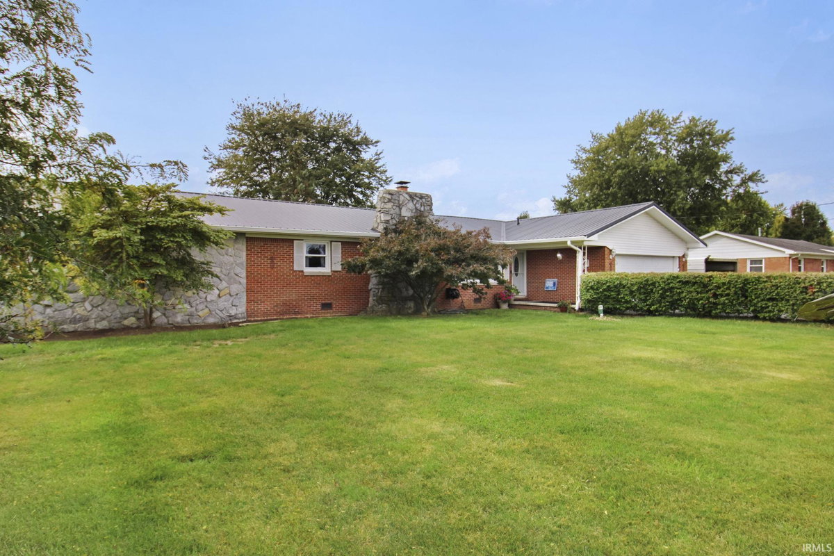6907 W 700 NORTH ***
