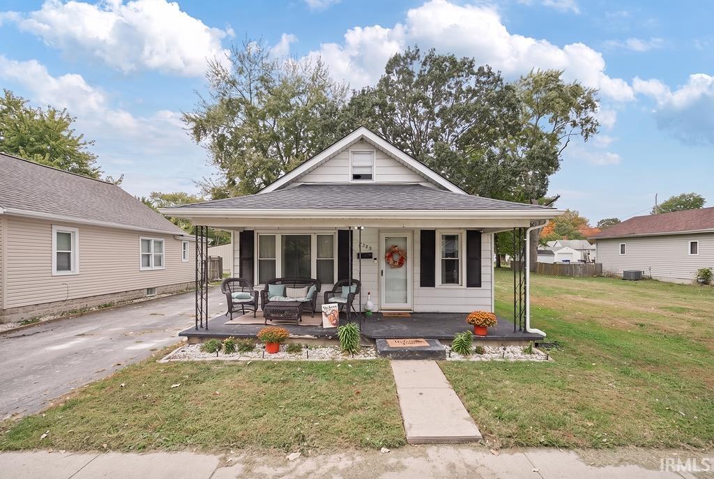 1323 S DELPHOS Street