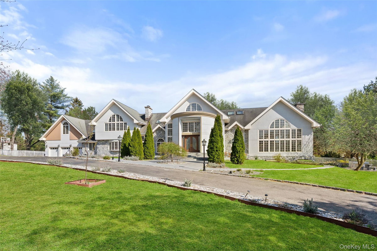 2 High Point Terrace, Scarsdale, NY 10583