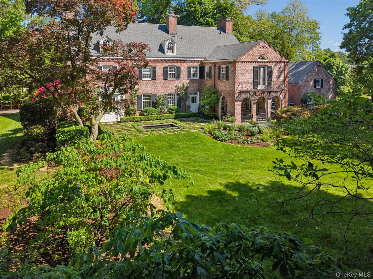 1384 Park Lane, Pelham, NY 10803