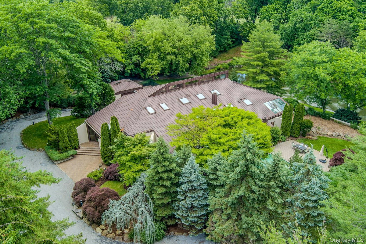 41 Murray Hill Road, Scarsdale, NY 10583