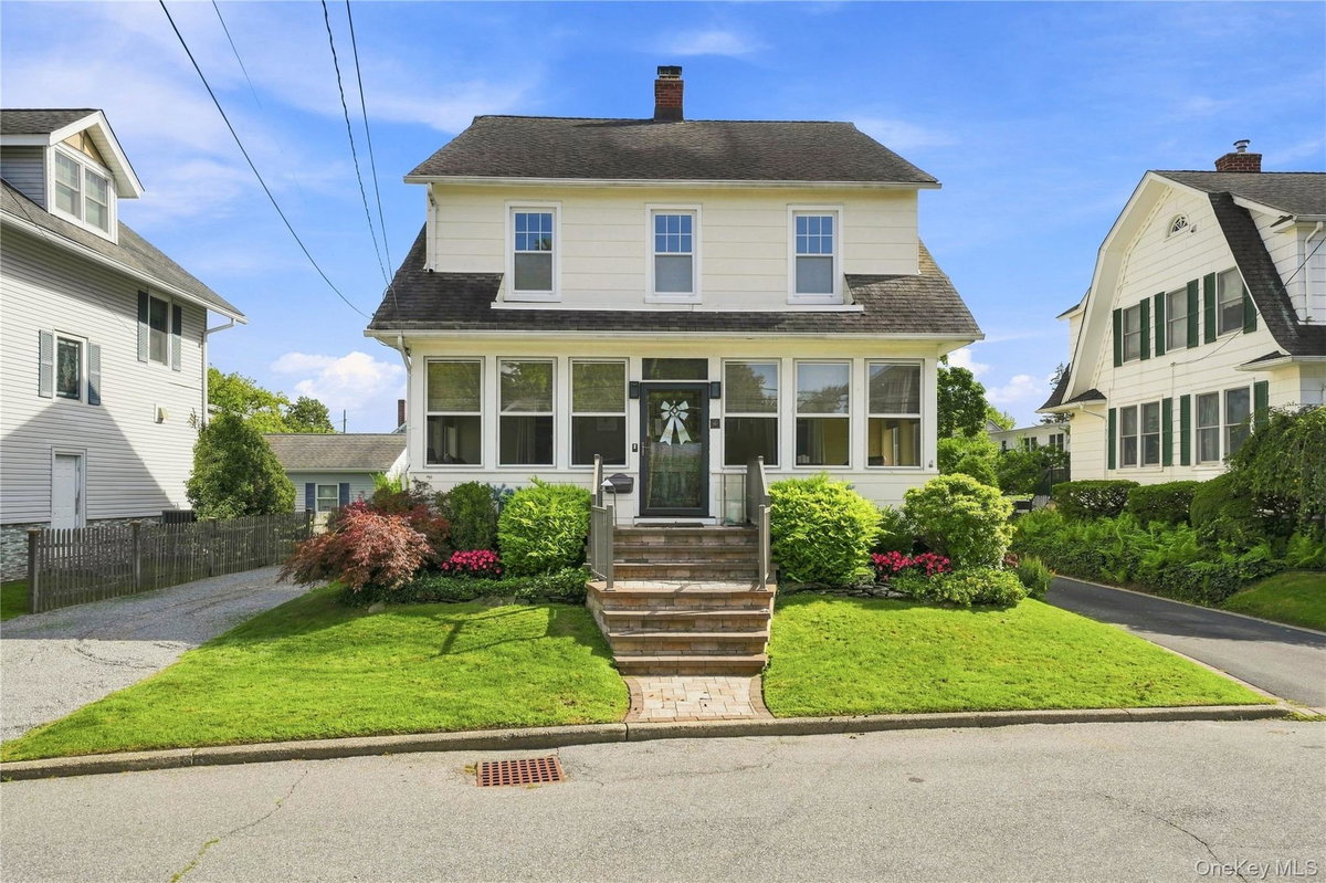 60 Cormack Court, Babylon, NY 11702