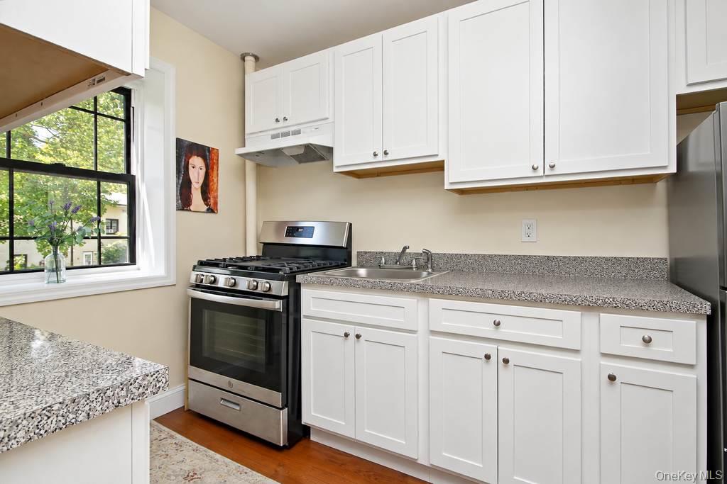 12 Field End Lane #2L, Eastchester, NY 10709