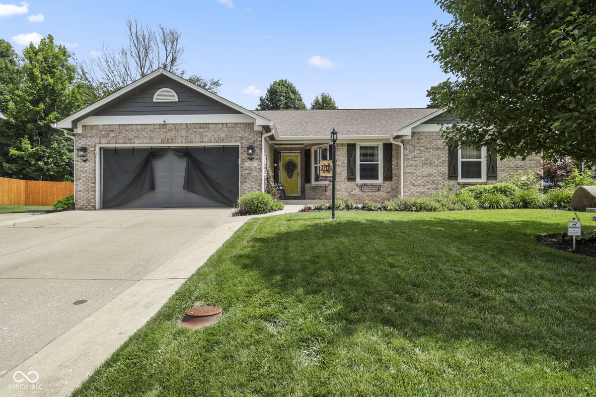 1223 Stave Oak Court, Beech Grove, IN 46107