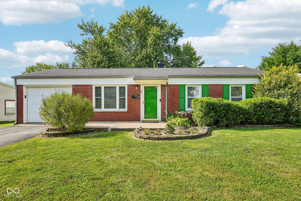 49 Sunset Manor Drive, Mooresville, IN 46158