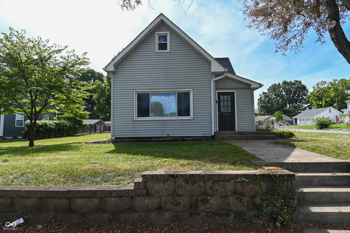 703 E Main Street, Plainfield, IN 46168