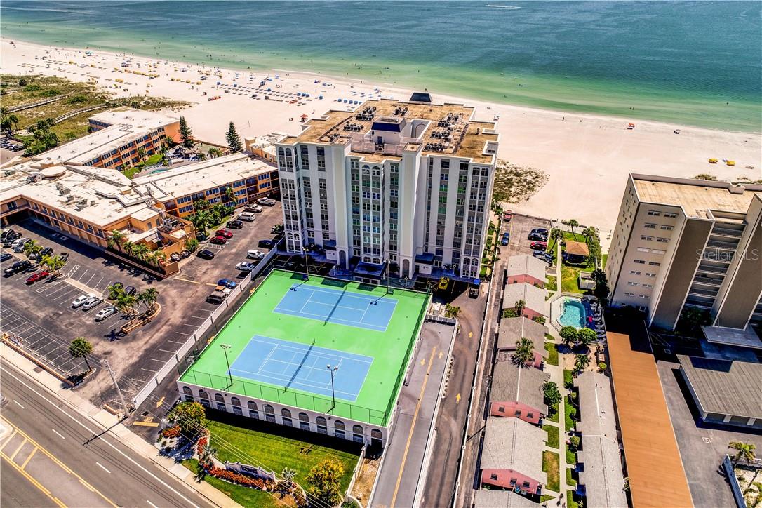 4950 GULF BOULEVARD #304