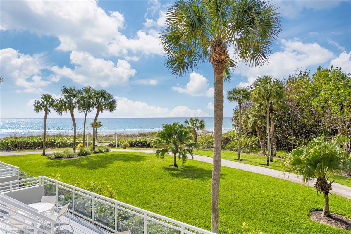 240 SANDS POINT ROAD #4102, LONGBOAT KEY, FL 34228