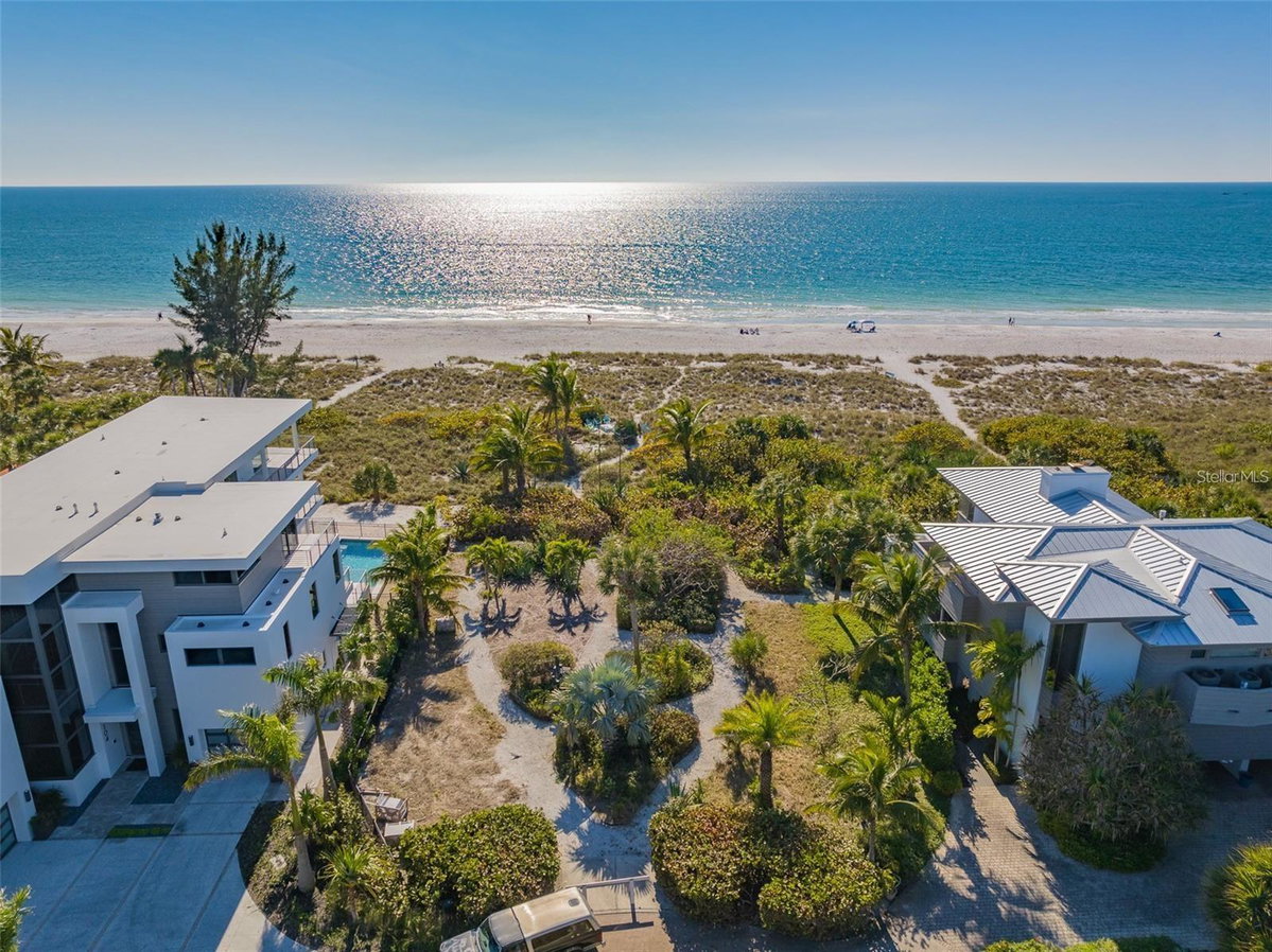 102 SUNSET LANE Property