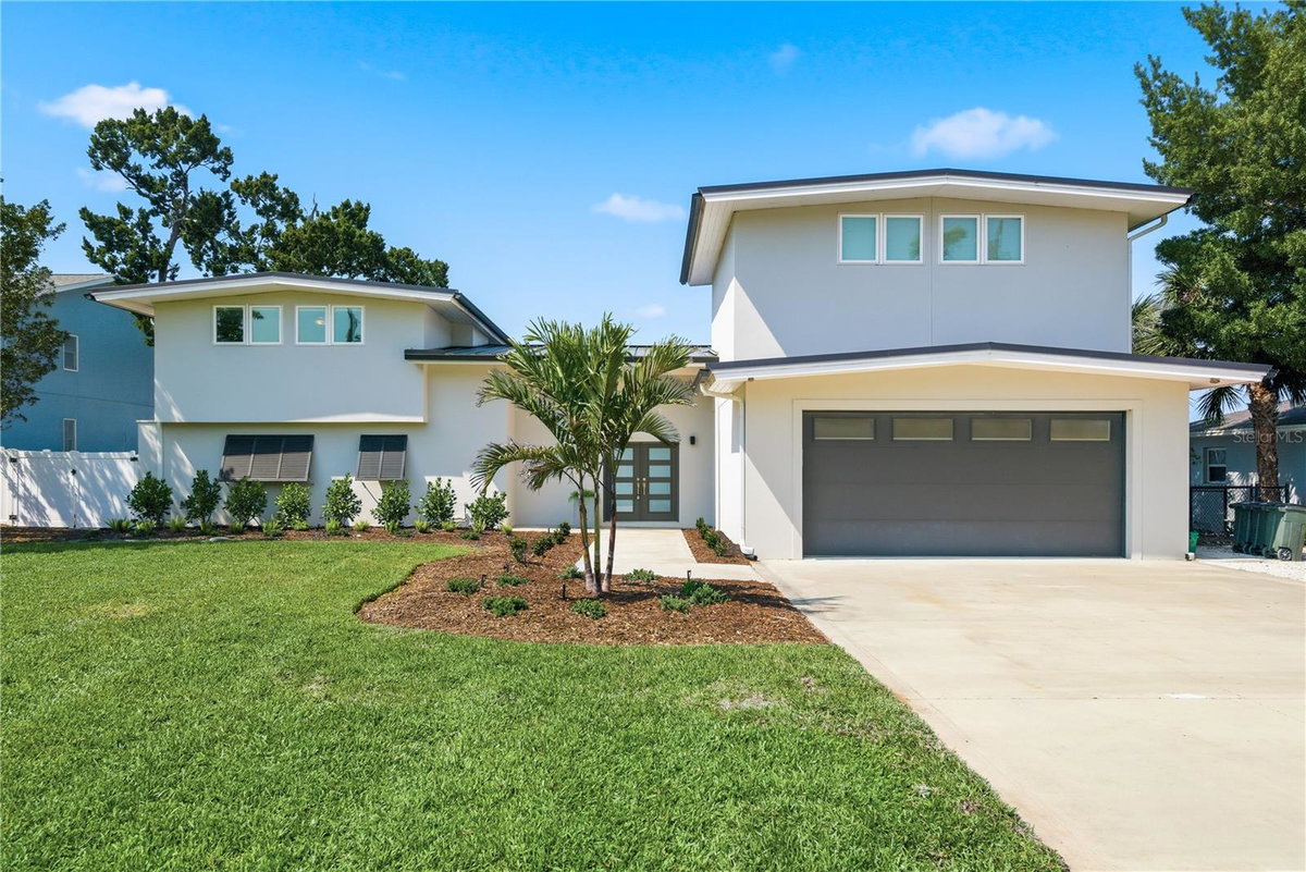 915 BAYSHORE DRIVE