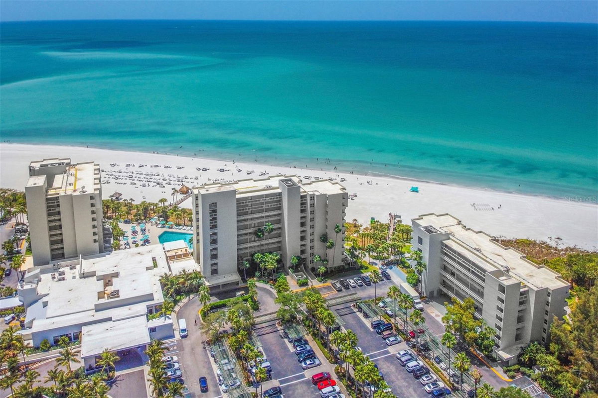 240 SANDS POINT ROAD #4104, LONGBOAT KEY, FL 34228