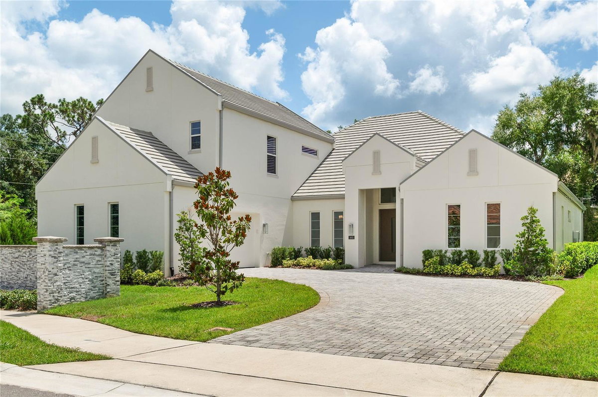 1605 MANOR WOODS WAY