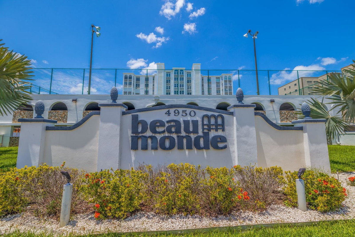 4950 GULF BOULEVARD #404