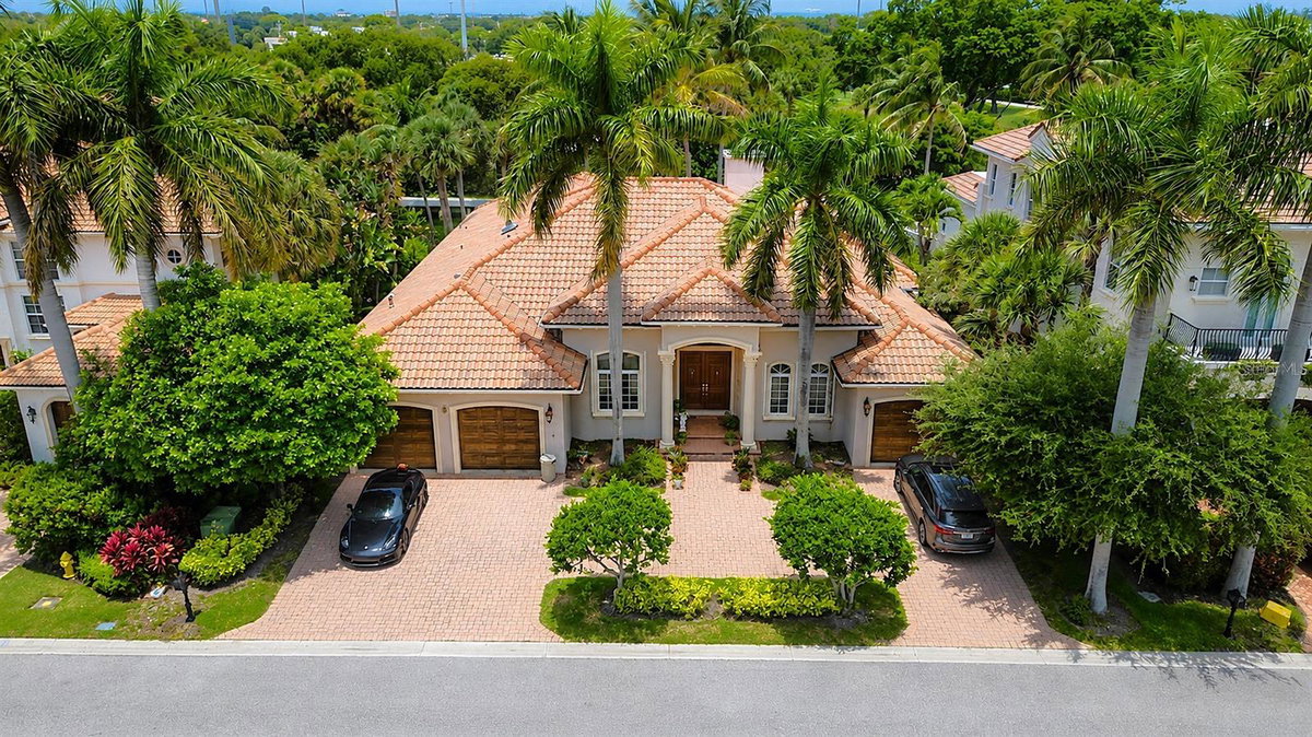 785 HARBOUR ISLE PLACE