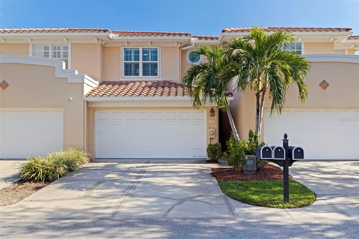 123 VALENCIA CIRCLE, ST PETERSBURG, FL 33716