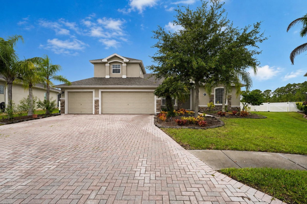 197 BRANDY CREEK CIRCLE SE, PALM BAY, FL 32909