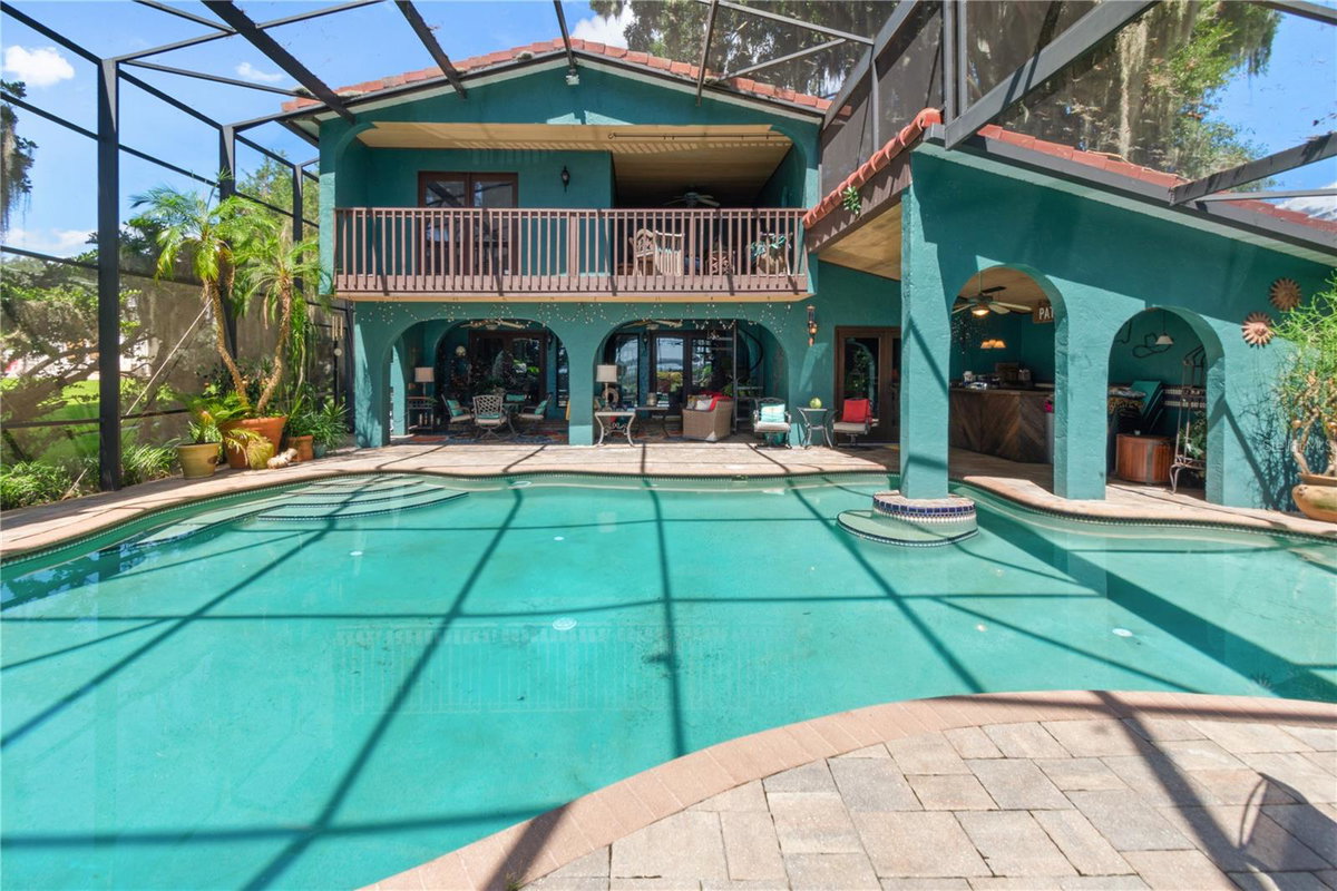 1019 W LAKE ELOISE TERRACE