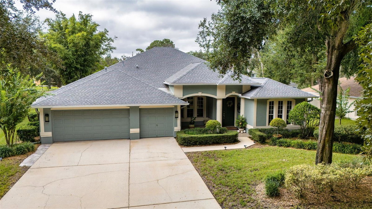 28 CAMELOT RIDGE DRIVE