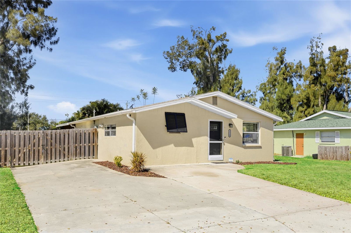 5320 MOELLER AVENUE, SARASOTA, FL 34233
