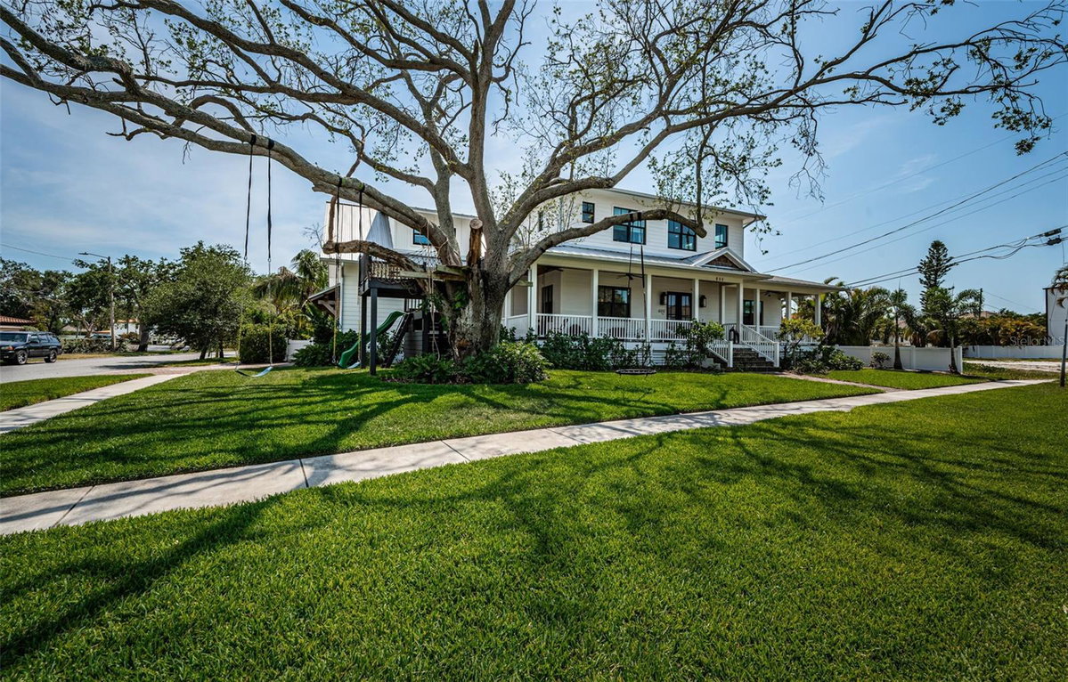 600 ALDA WAY NE, ST PETERSBURG, FL 33704