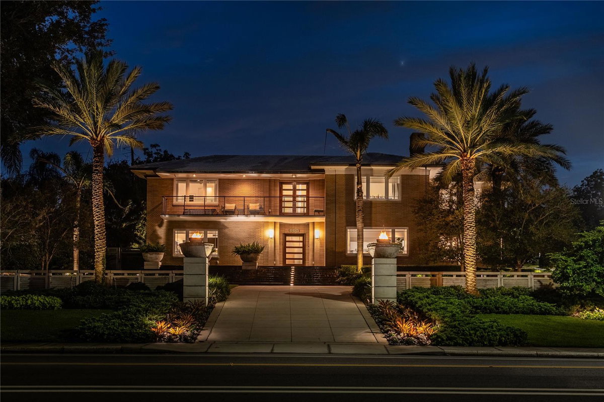 995 LAKE HOLLINGSWORTH DRIVE
