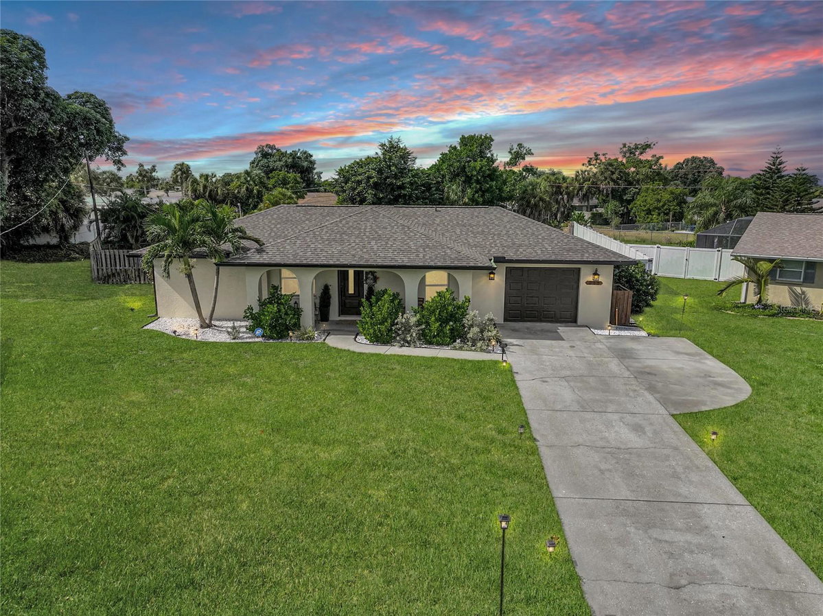 233 MALVERN DRIVE, VENICE, FL 34293