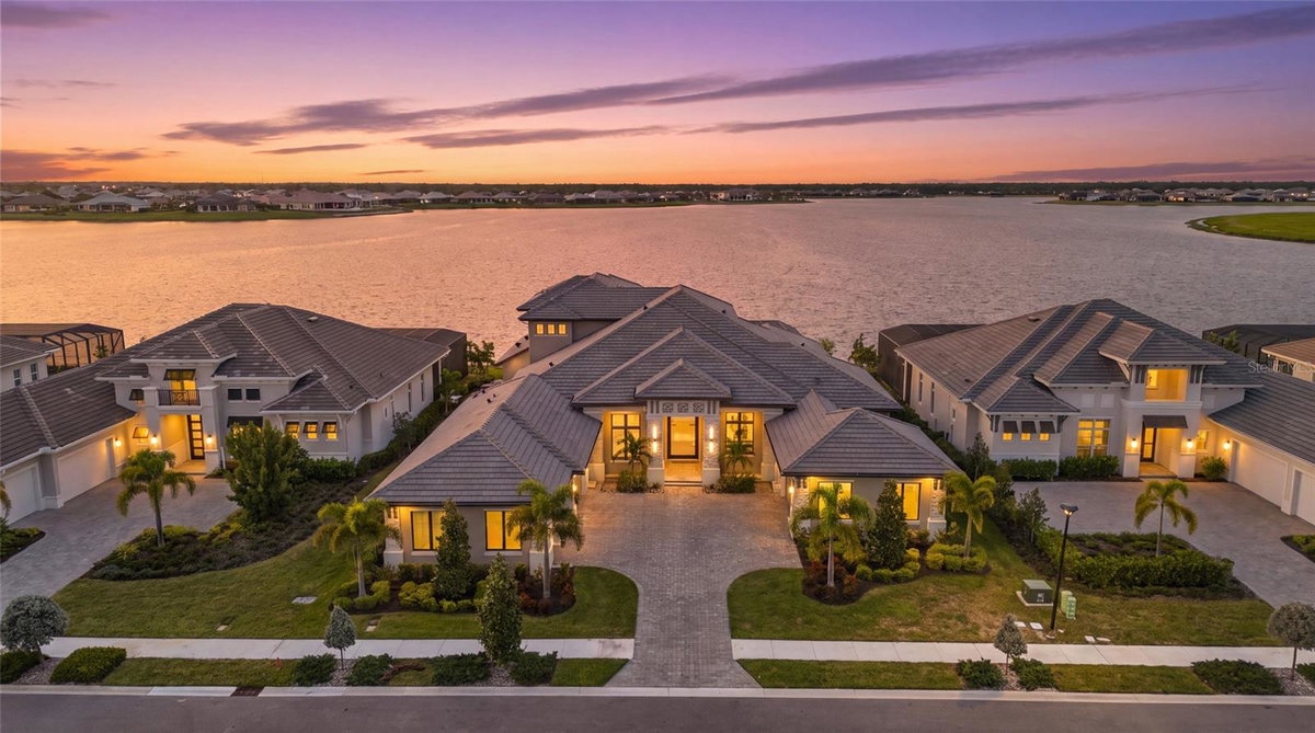 596 BLUE SHELL LOOP, SARASOTA, FL 34240