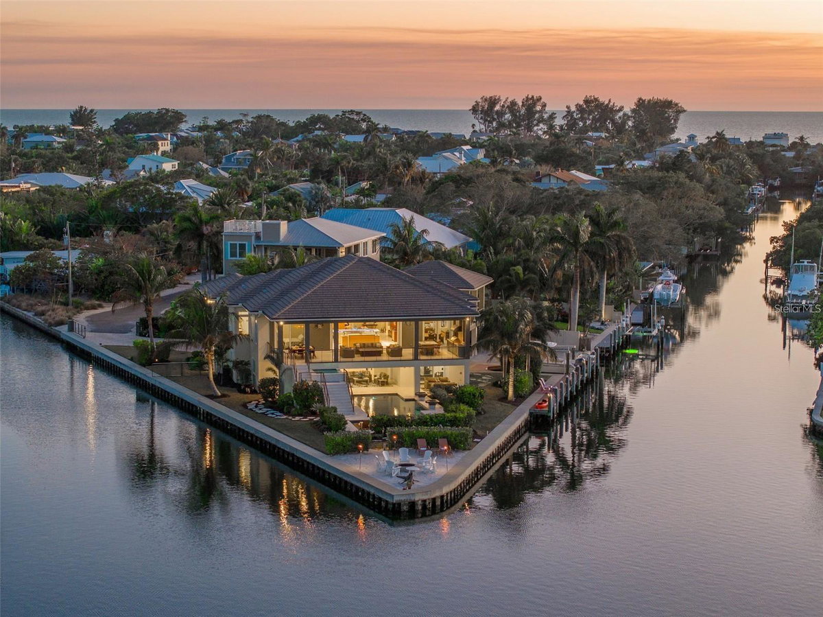 242 OAK AVENUE, ANNA MARIA, FL 34216