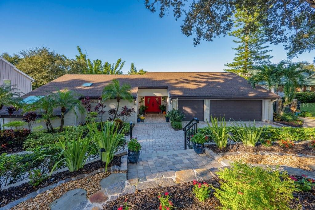 1184 WEYBRIDGE LANE