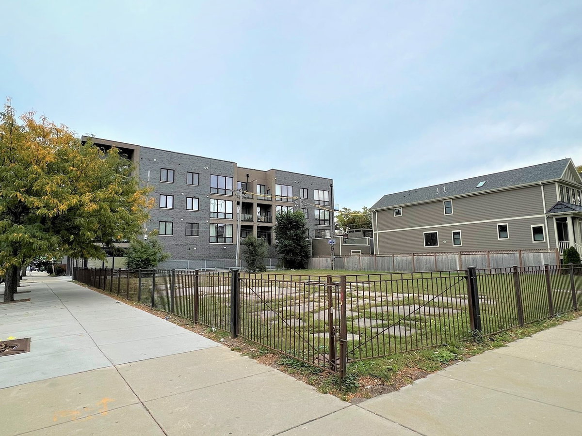 2429-2431 W Fullerton Avenue, Chicago, IL 60647