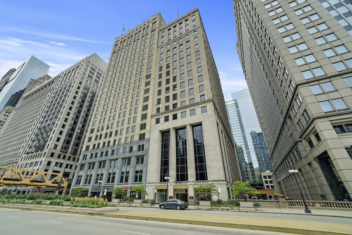 211 W Wacker Drive #200, Chicago, IL 60606