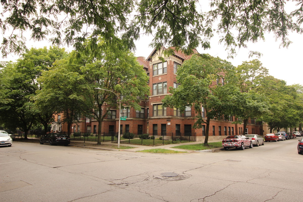 5200 S Woodlawn Avenue, Chicago, IL 60615