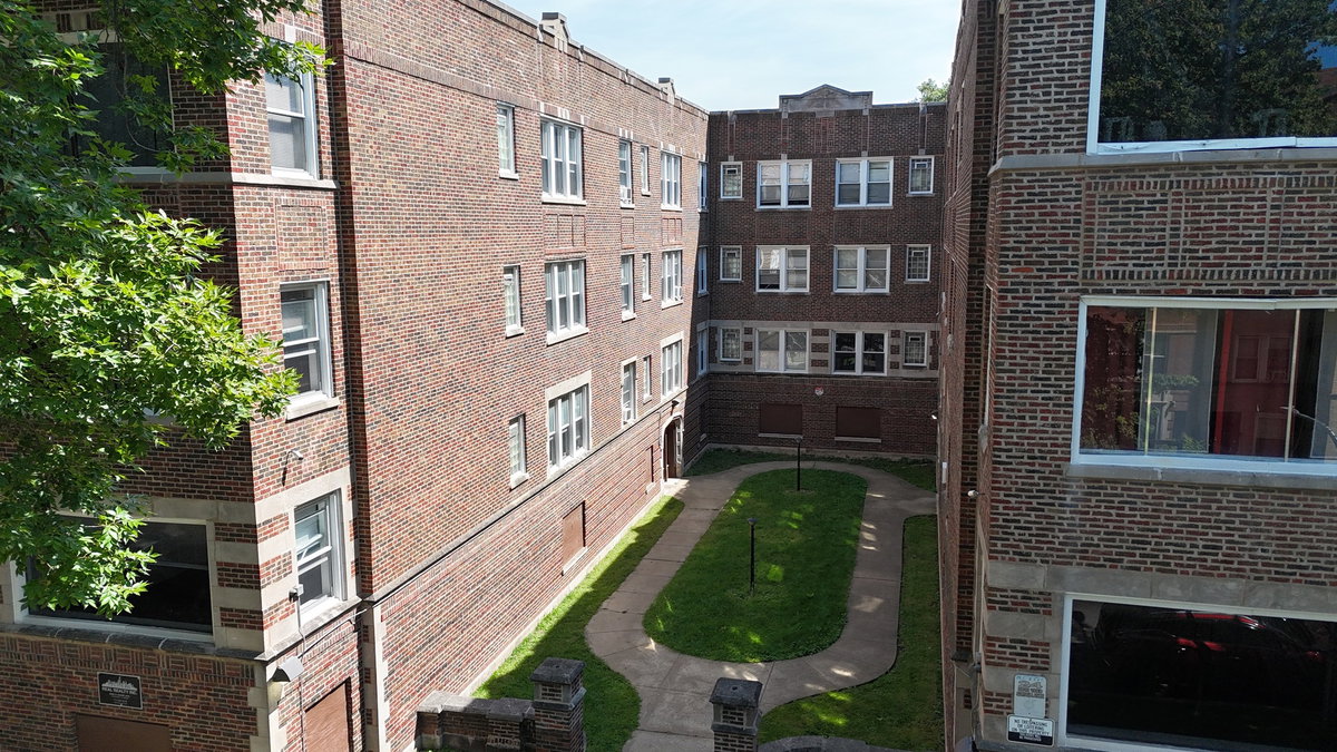 7601 S Kingston Avenue, Chicago, IL 60649