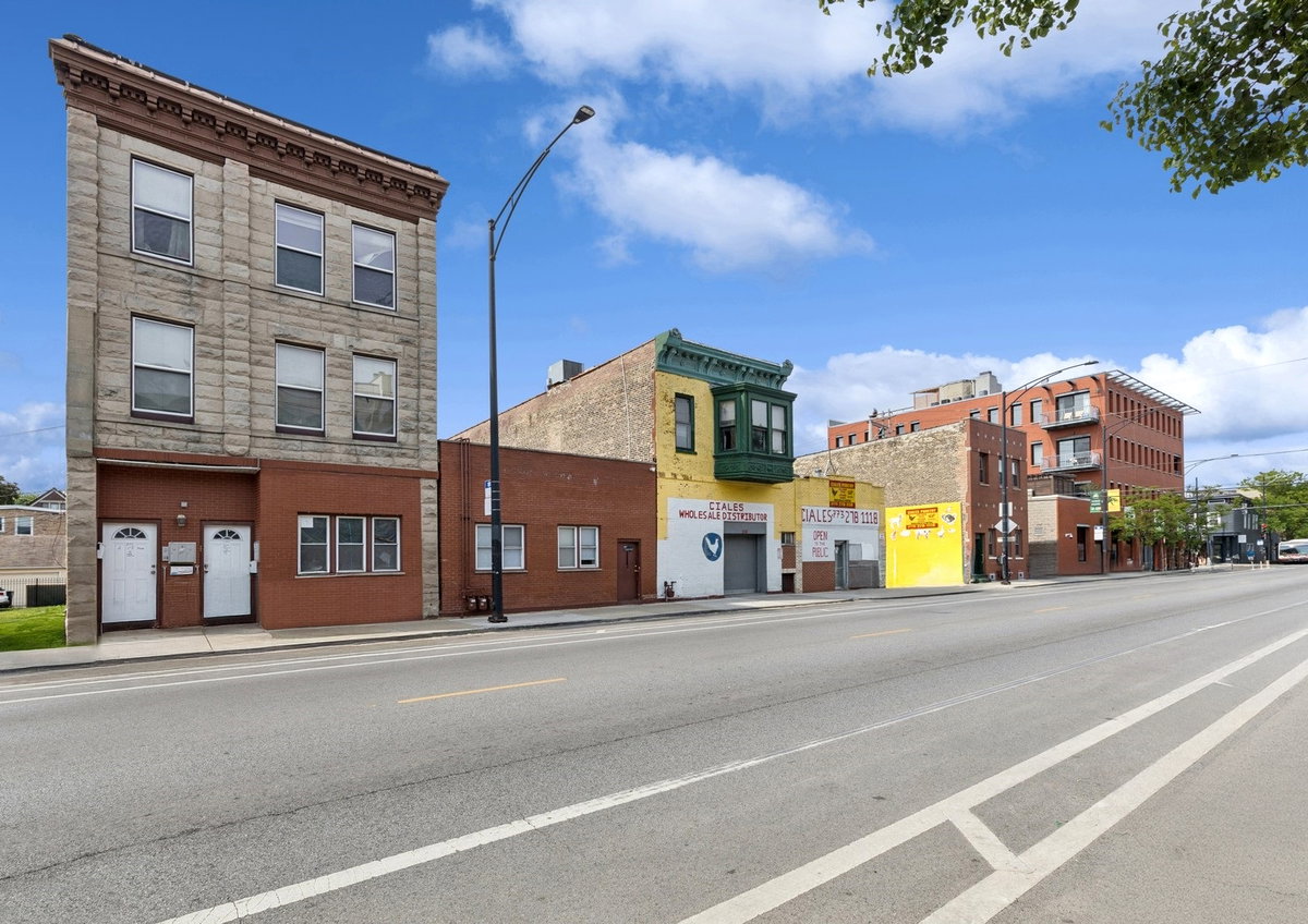 2135-47 W Armitage Avenue, Chicago, IL 60647