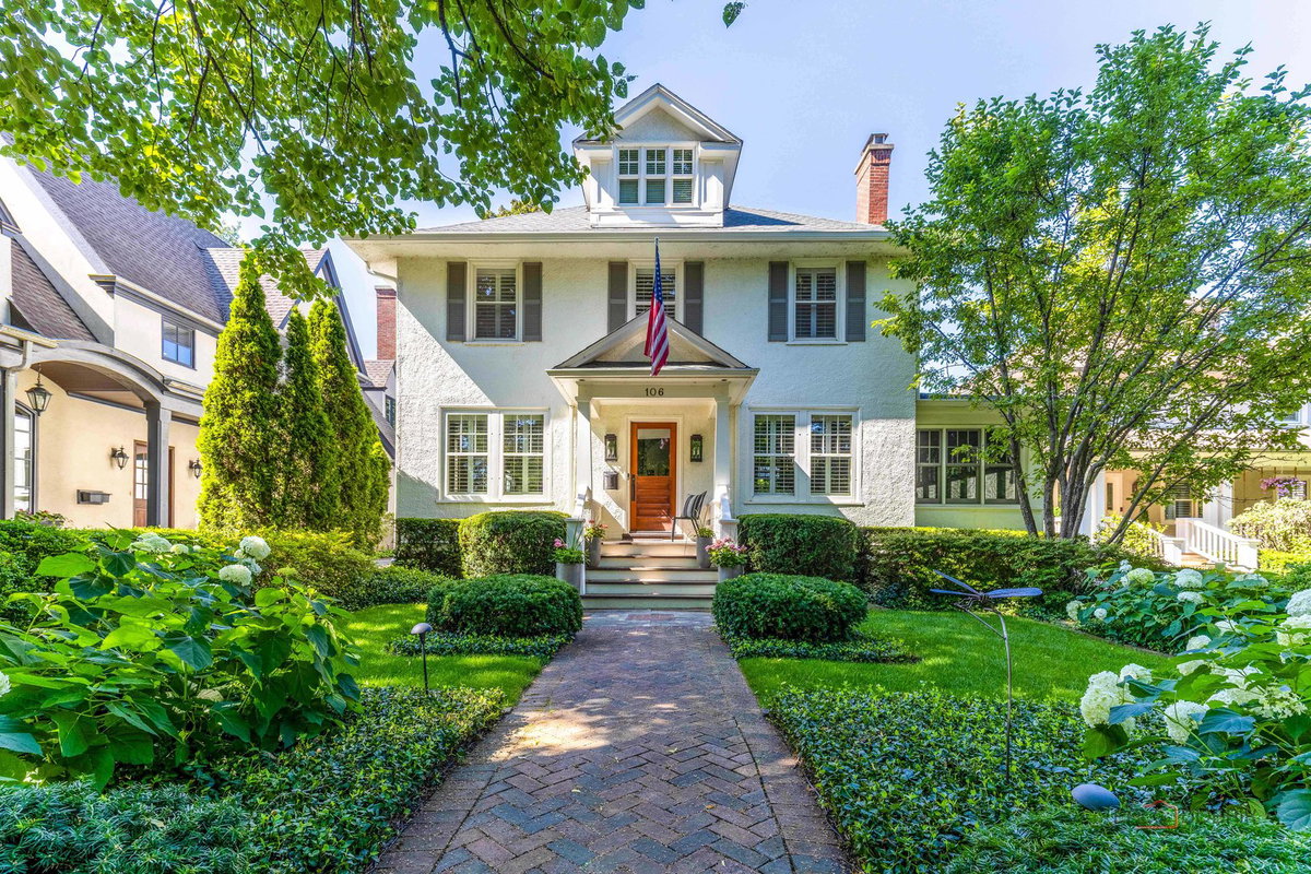 106 E Woodland Road, Lake Forest, IL 60045