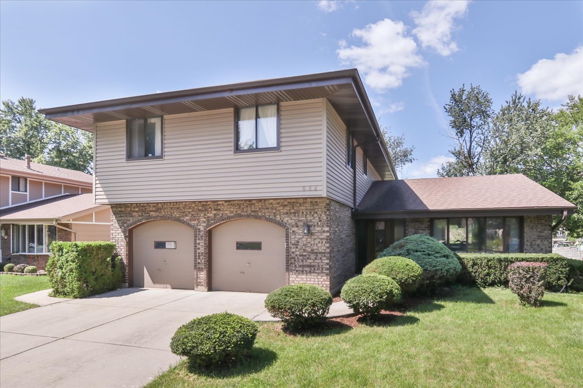 988 Tiverton Court, Schaumburg, IL 60193