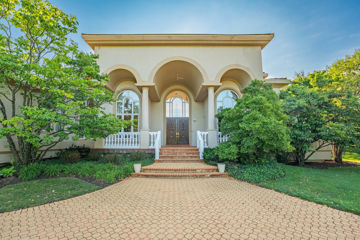 1683 Braeside Lane, Northbrook, IL 60062