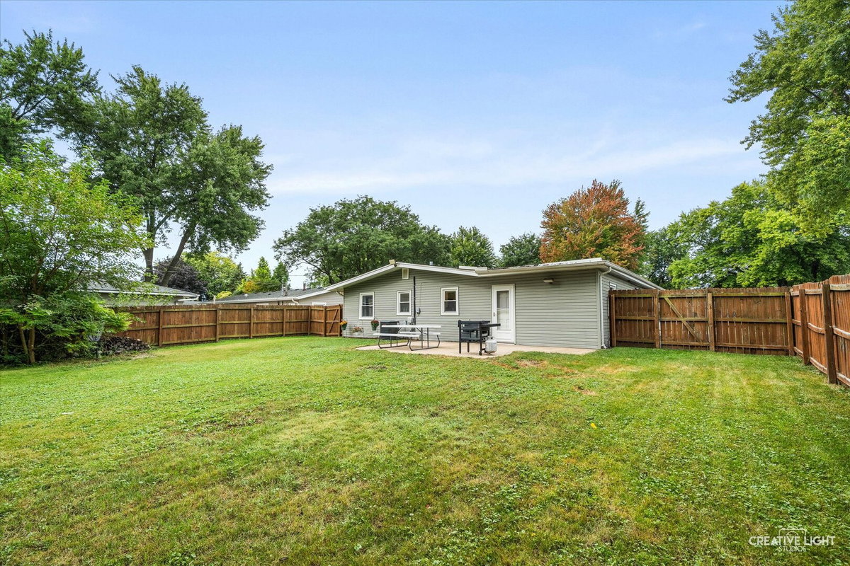 15 CEDAR DRIVE, NORTH AURORA, IL 60542  Photo 13