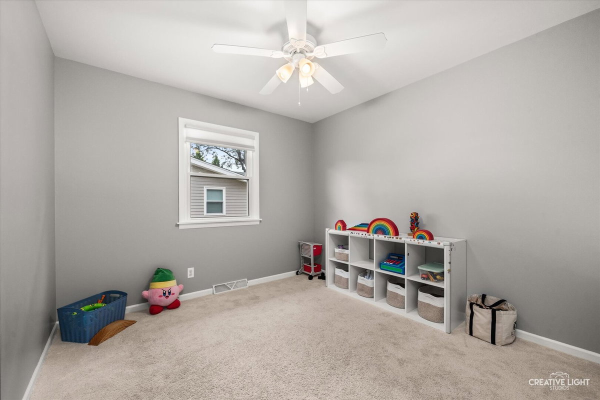 15 CEDAR DRIVE, NORTH AURORA, IL 60542  Photo 11