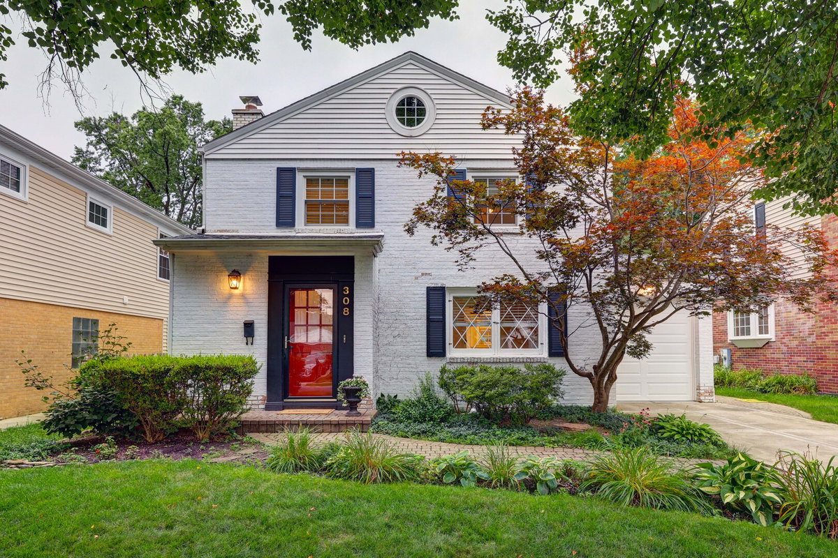 308 S Albert Street\n Mount Prospect, IL 60056