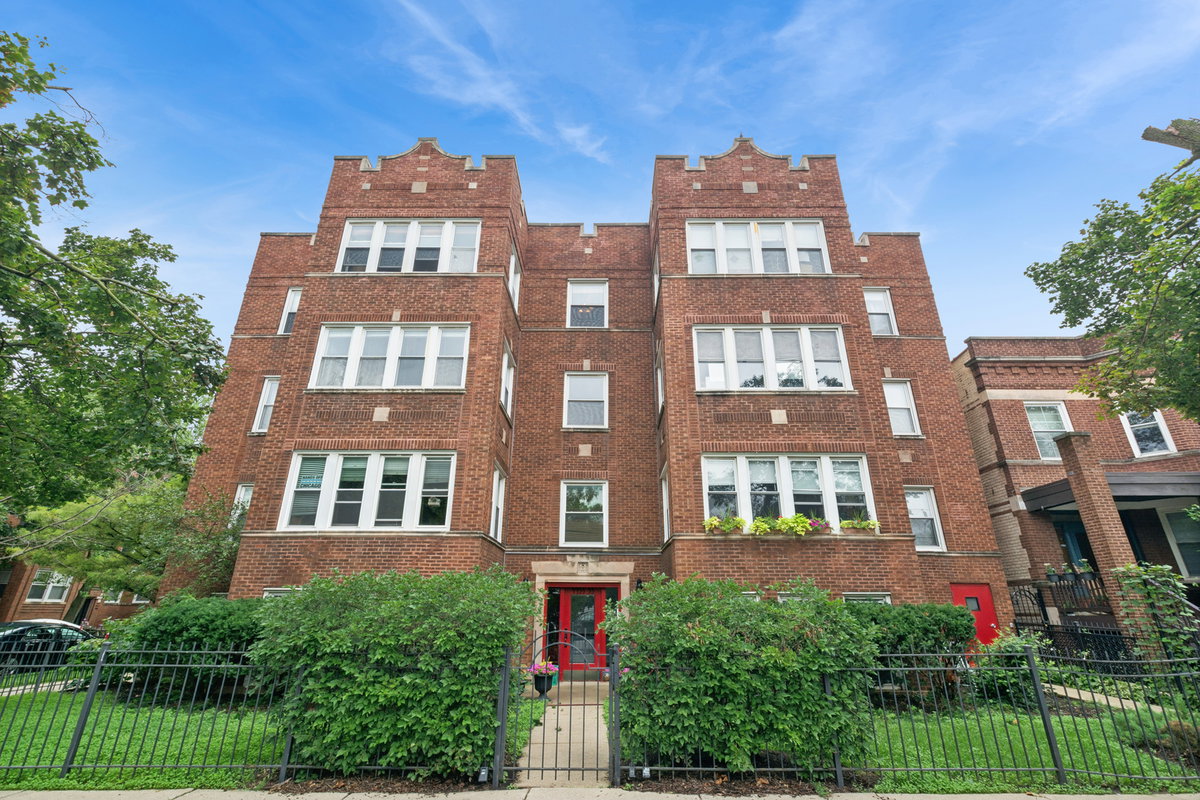 4455 N Rockwell Street #2\n Chicago, IL 60625