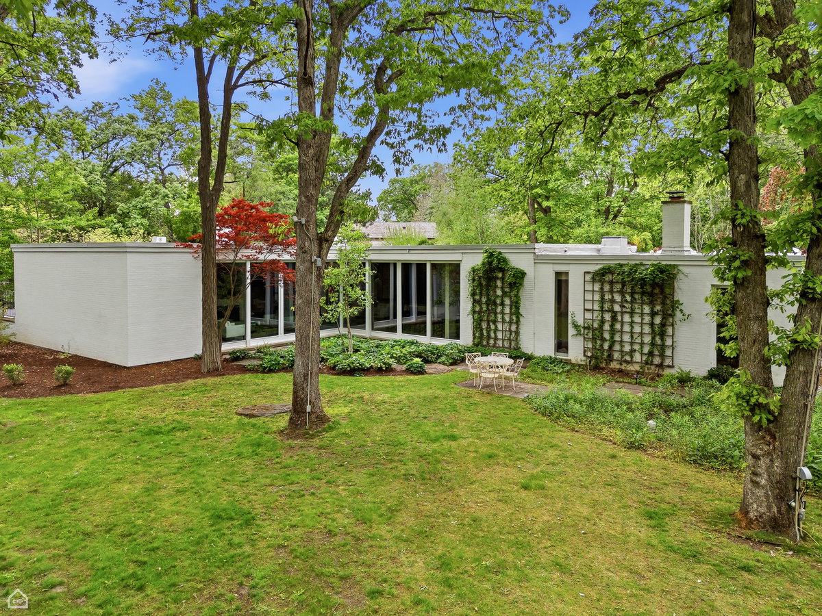 1540 Grant Road, Northbrook, IL 60062